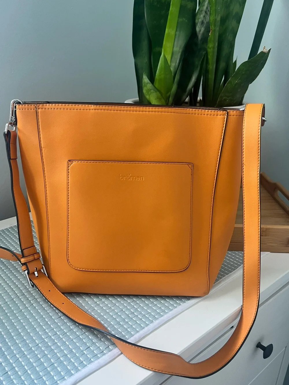 Bromen Vegan Leather Bag